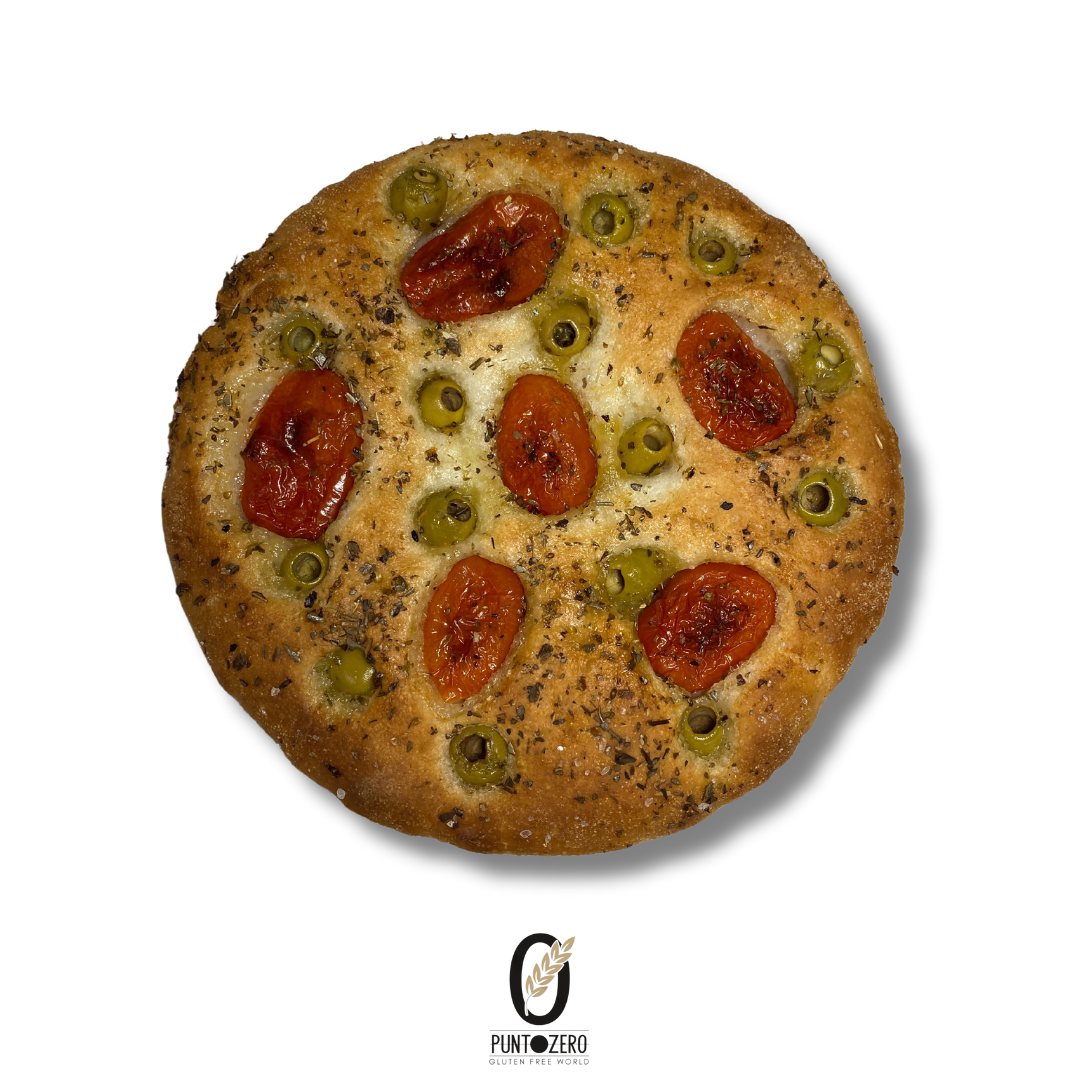 FOCACCIA CON POMODORINI ED OLIVE